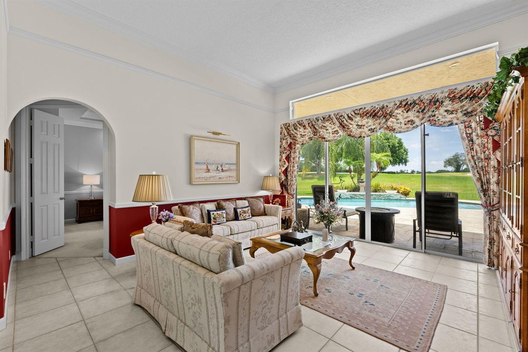 13-web-or-mls-A7408843