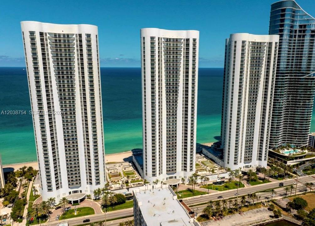 En Venta: $1,849,000 (2 camas, 3 baños, 0 Pies cuadrados)