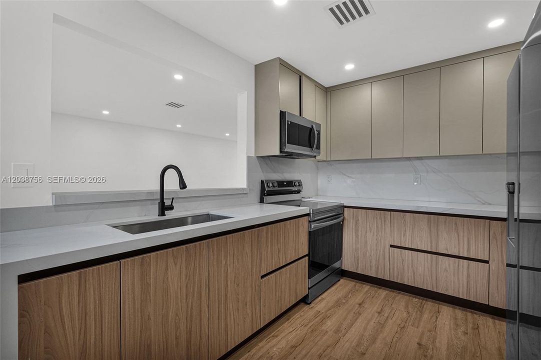 En Renta: $5,500 (4 camas, 3 baños, 1749 Pies cuadrados)