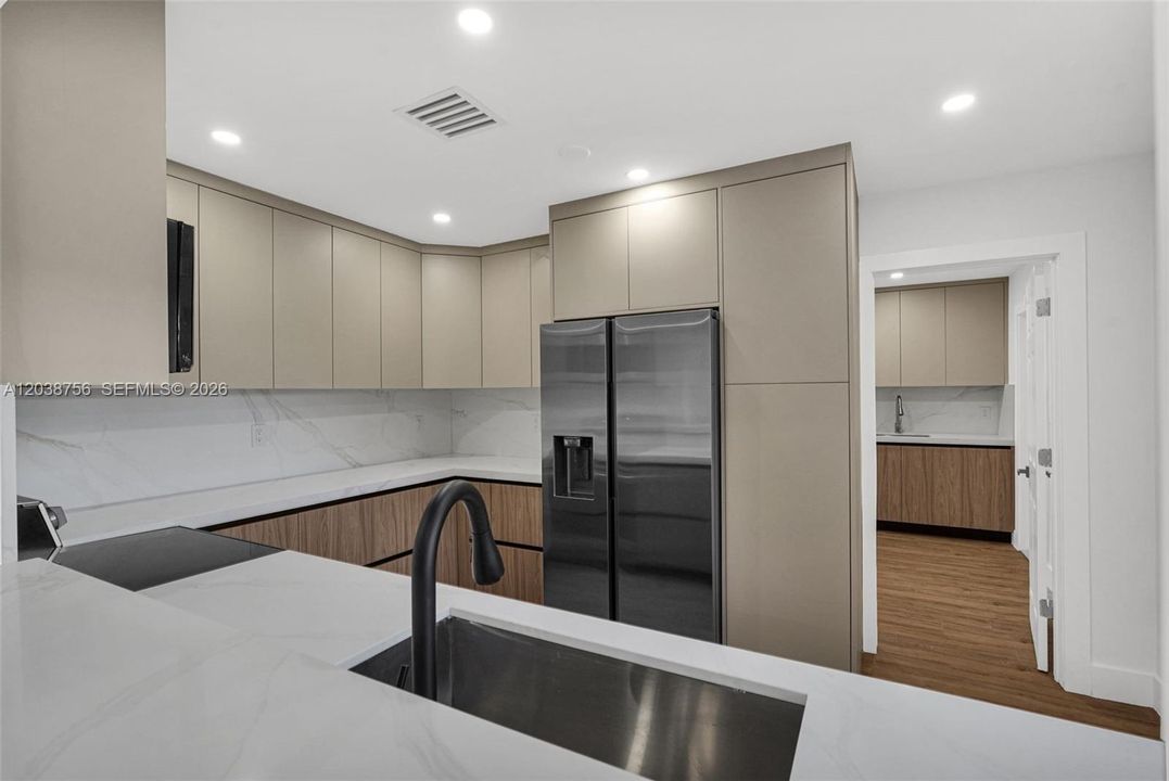 En Renta: $5,500 (4 camas, 3 baños, 1749 Pies cuadrados)