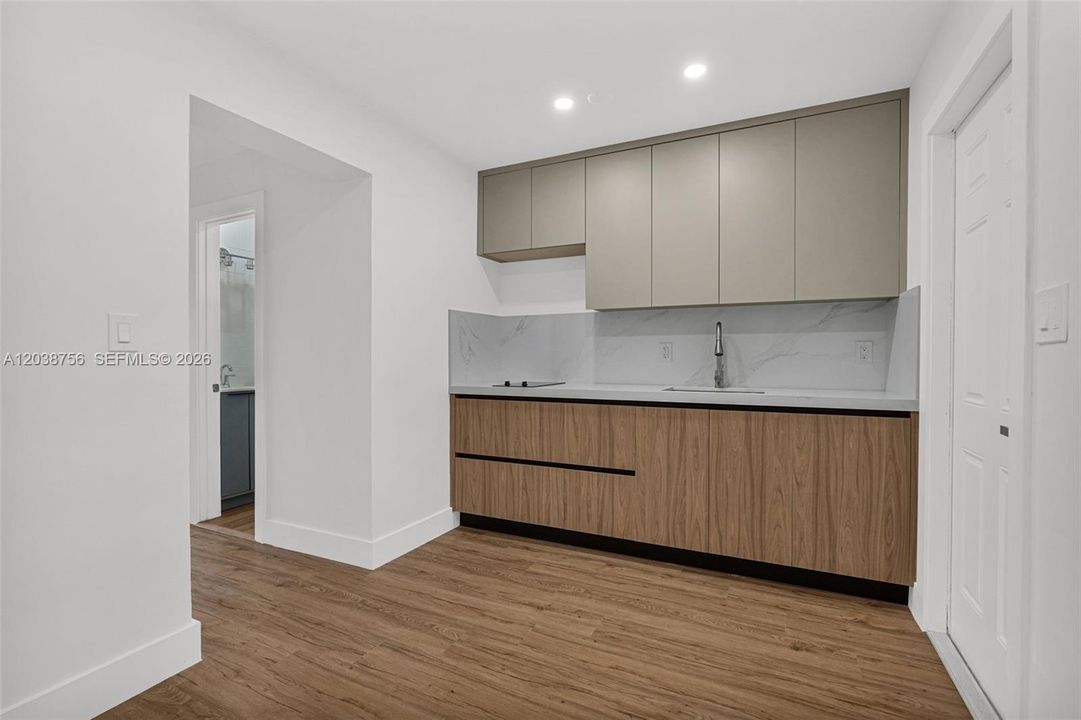 En Renta: $5,500 (4 camas, 3 baños, 1749 Pies cuadrados)