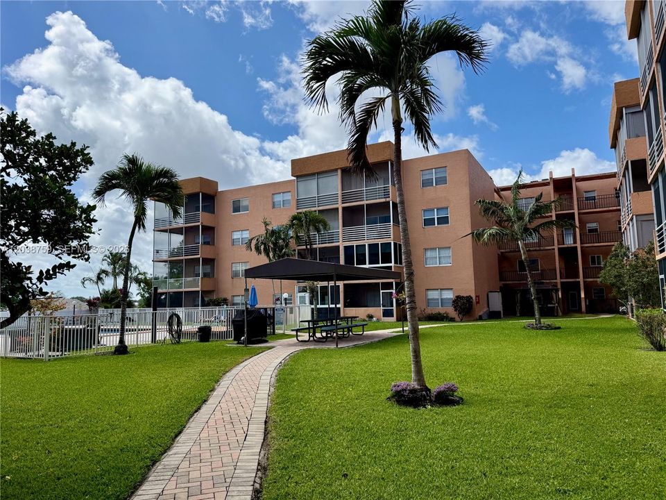 En Renta: $1,800 (2 camas, 2 baños, 924 Pies cuadrados)