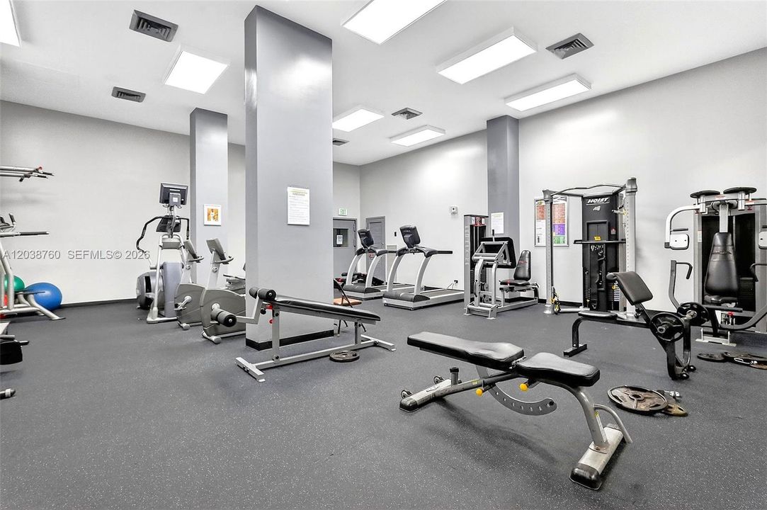 For Sale: $345,000 (1 beds, 1 baths, 1104 Square Feet)