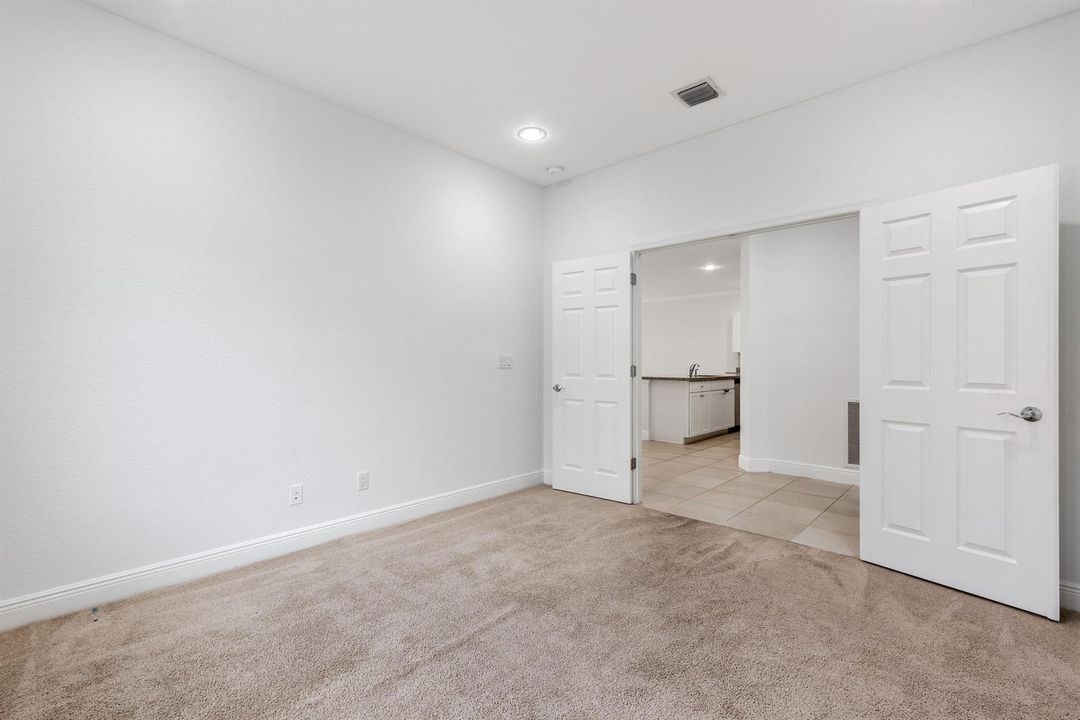 1367NWLeonardoCirPortStLucie-16