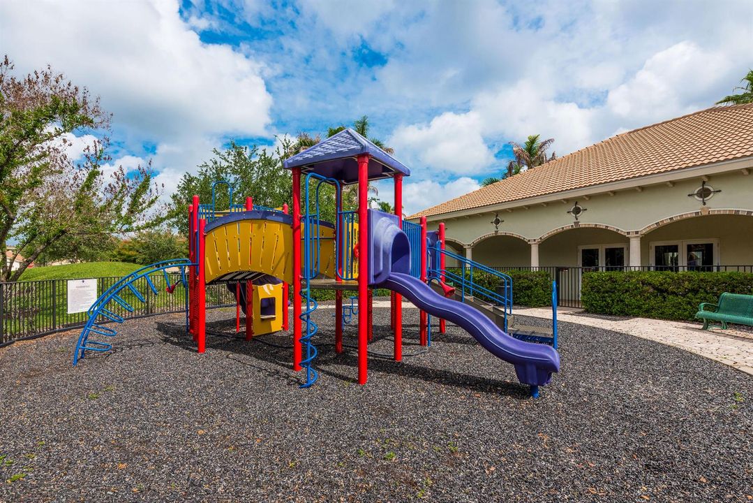 1367NWLeonardoCirPortStLucie-38