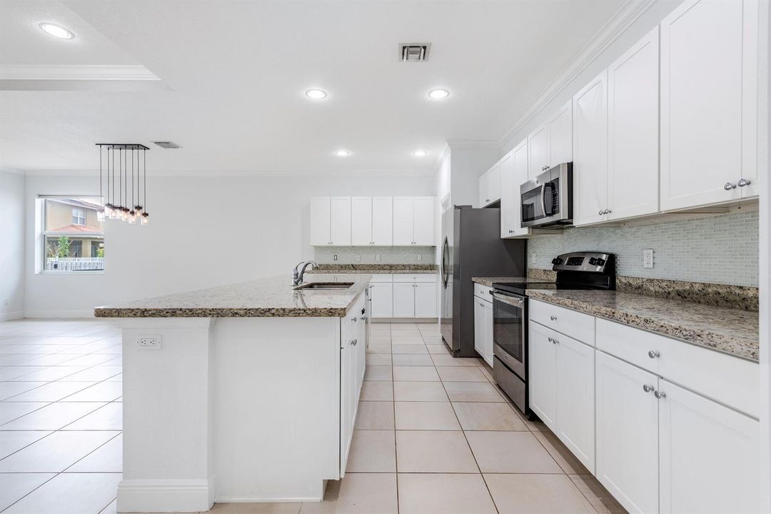 1367NWLeonardoCirPortStLucie-18