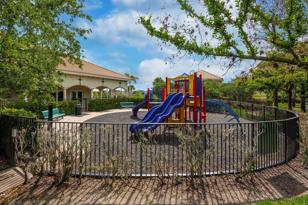 1367NWLeonardoCirPortStLucie-37