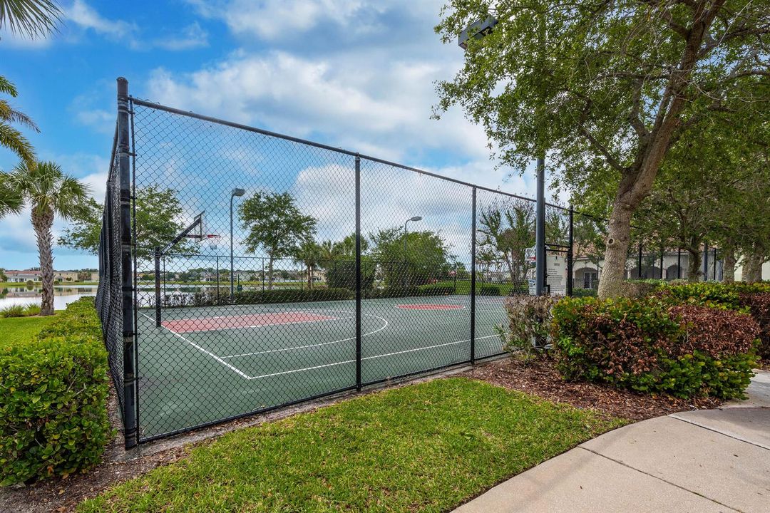 1367NWLeonardoCirPortStLucie-44