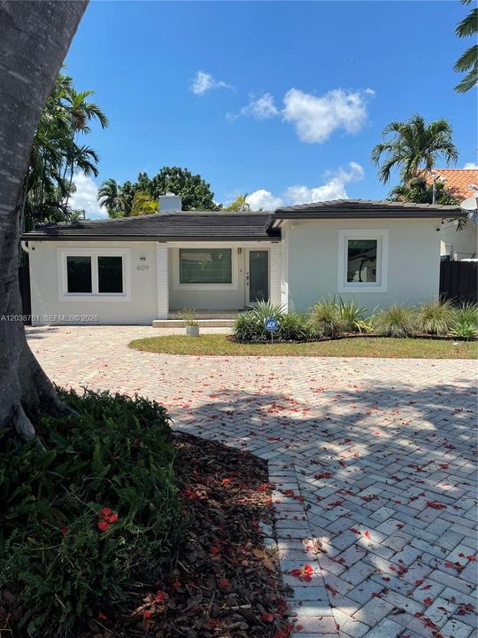 En Renta: $9,950 (3 camas, 2 baños, 1490 Pies cuadrados)