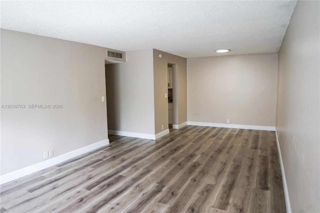 В аренду: $1,750 (1 спален, 1 ванн, 860 Квадратных фут)