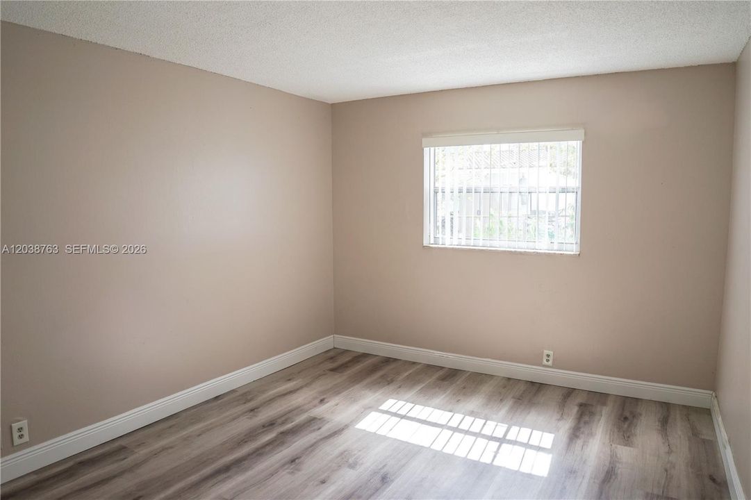 В аренду: $1,750 (1 спален, 1 ванн, 860 Квадратных фут)
