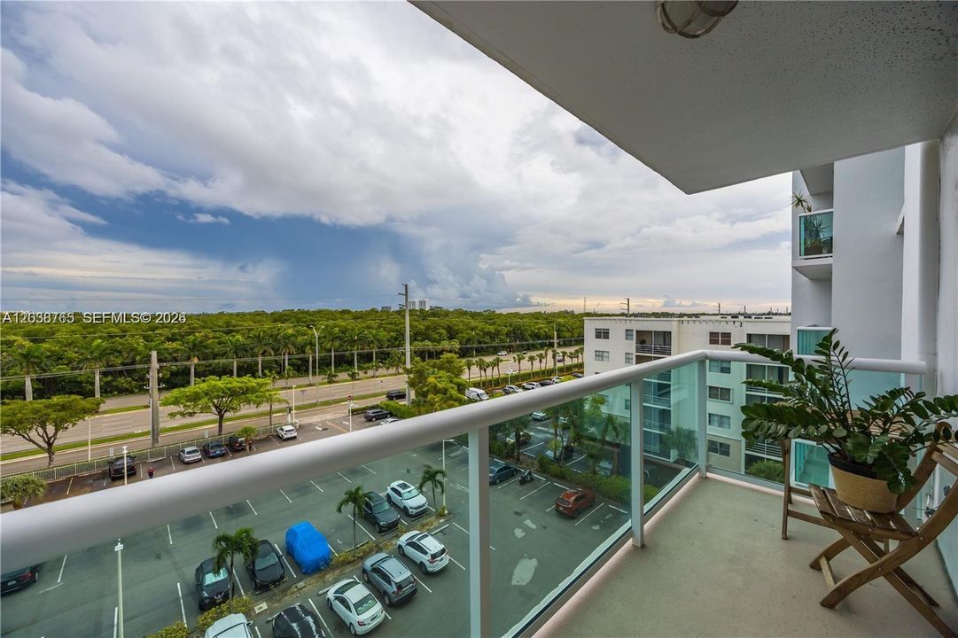 For Sale: $209,000 (1 beds, 1 baths, 790 Square Feet)