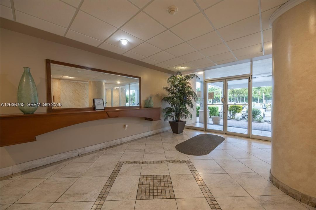 For Sale: $209,000 (1 beds, 1 baths, 790 Square Feet)