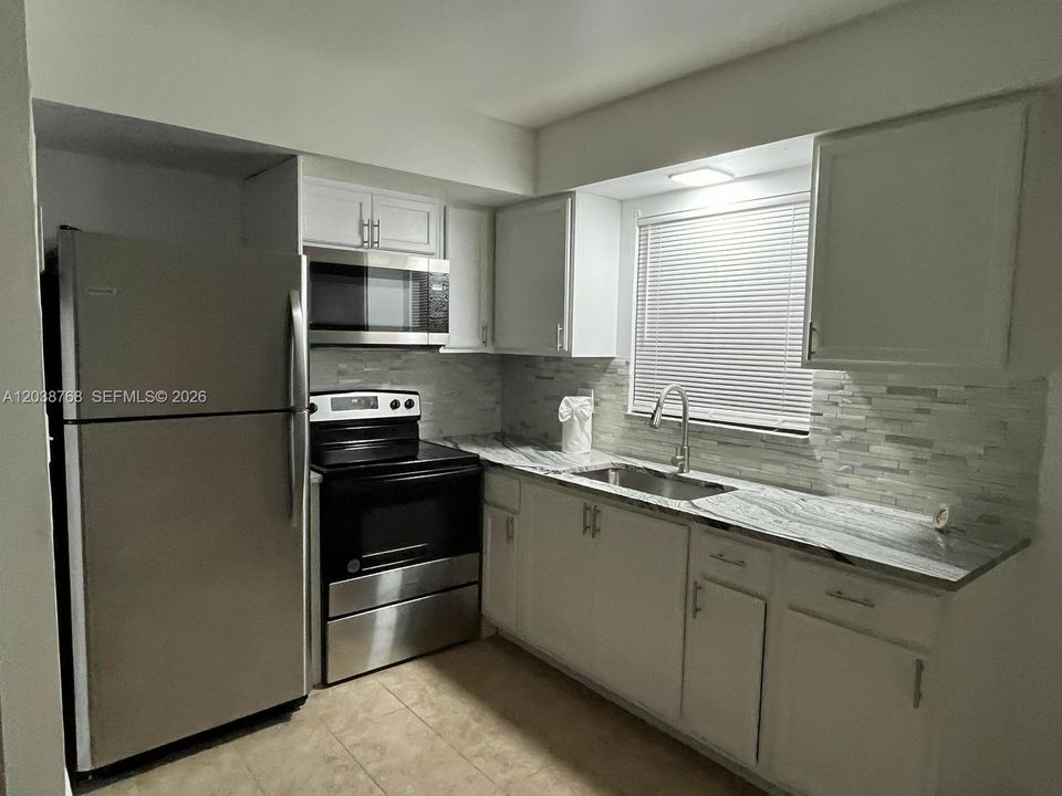 В аренду: $1,600 (1 спален, 1 ванн, 0 Квадратных фут)
