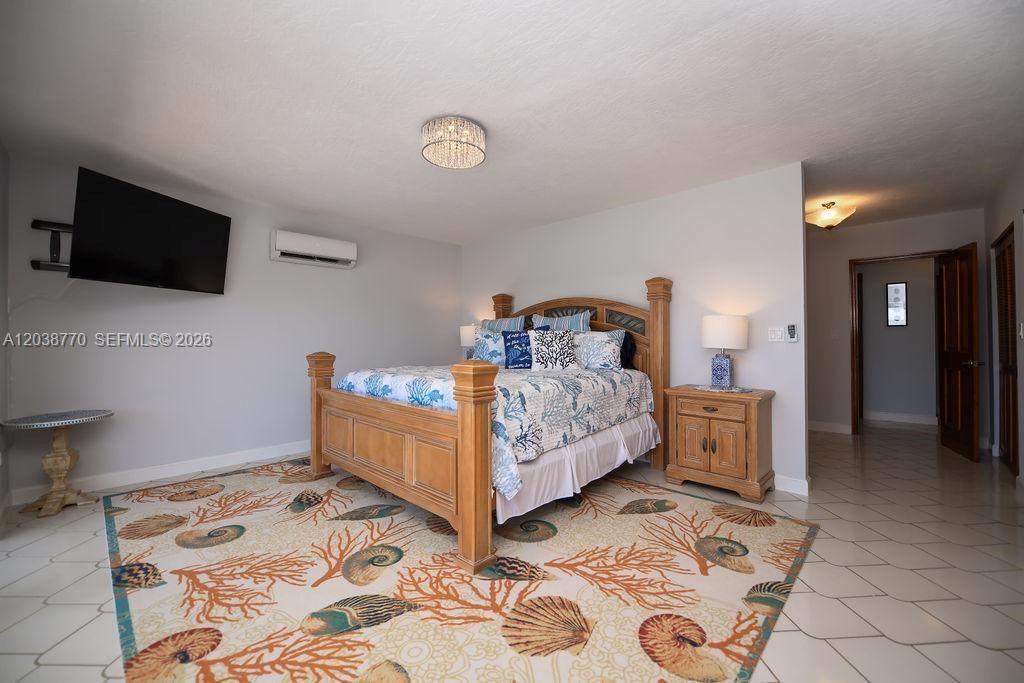 For Rent: $9,500 (5 beds, 4 baths, 3362 Square Feet)