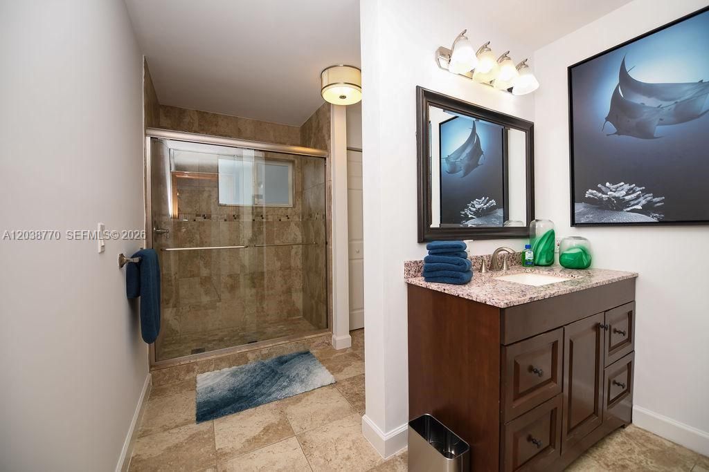 For Rent: $9,500 (5 beds, 4 baths, 3362 Square Feet)