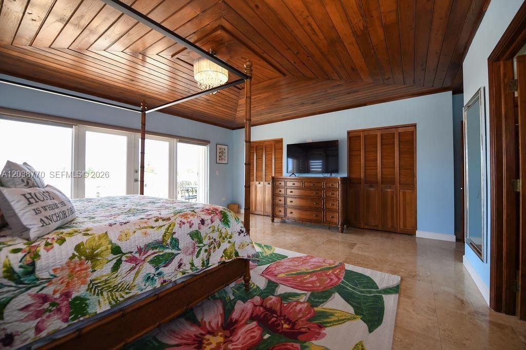 For Rent: $9,500 (5 beds, 4 baths, 3362 Square Feet)