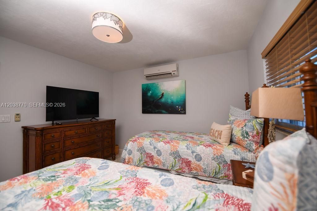 For Rent: $9,500 (5 beds, 4 baths, 3362 Square Feet)