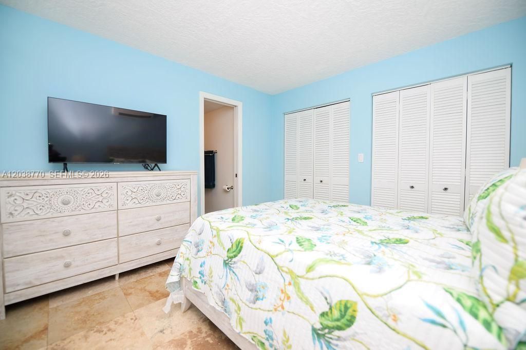 For Rent: $9,500 (5 beds, 4 baths, 3362 Square Feet)