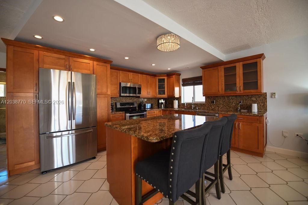 For Rent: $9,500 (5 beds, 4 baths, 3362 Square Feet)