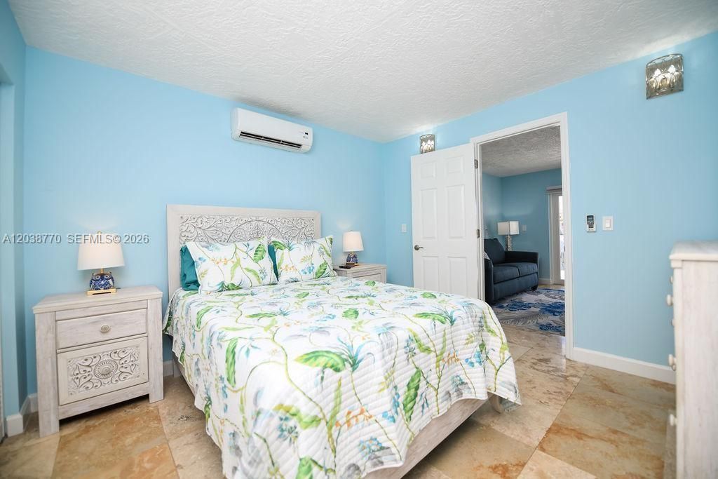 For Rent: $9,500 (5 beds, 4 baths, 3362 Square Feet)
