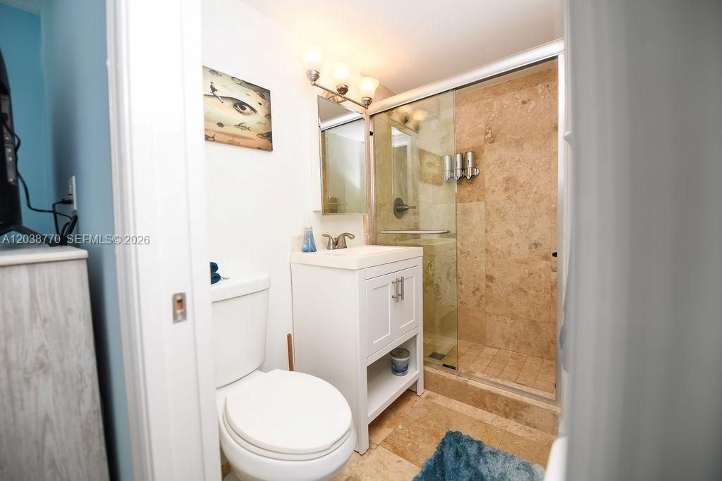 For Rent: $9,500 (5 beds, 4 baths, 3362 Square Feet)