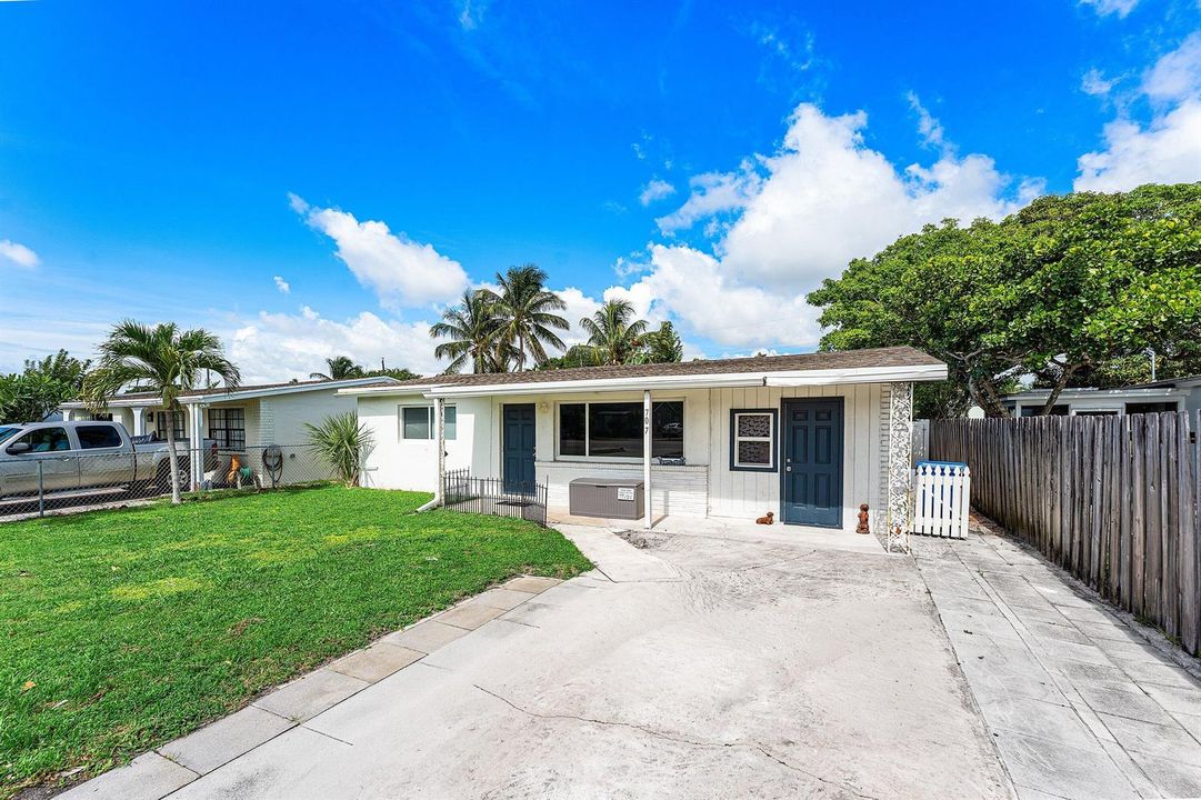 002-707SouthBroadway-Lantana-FL-33462-SM