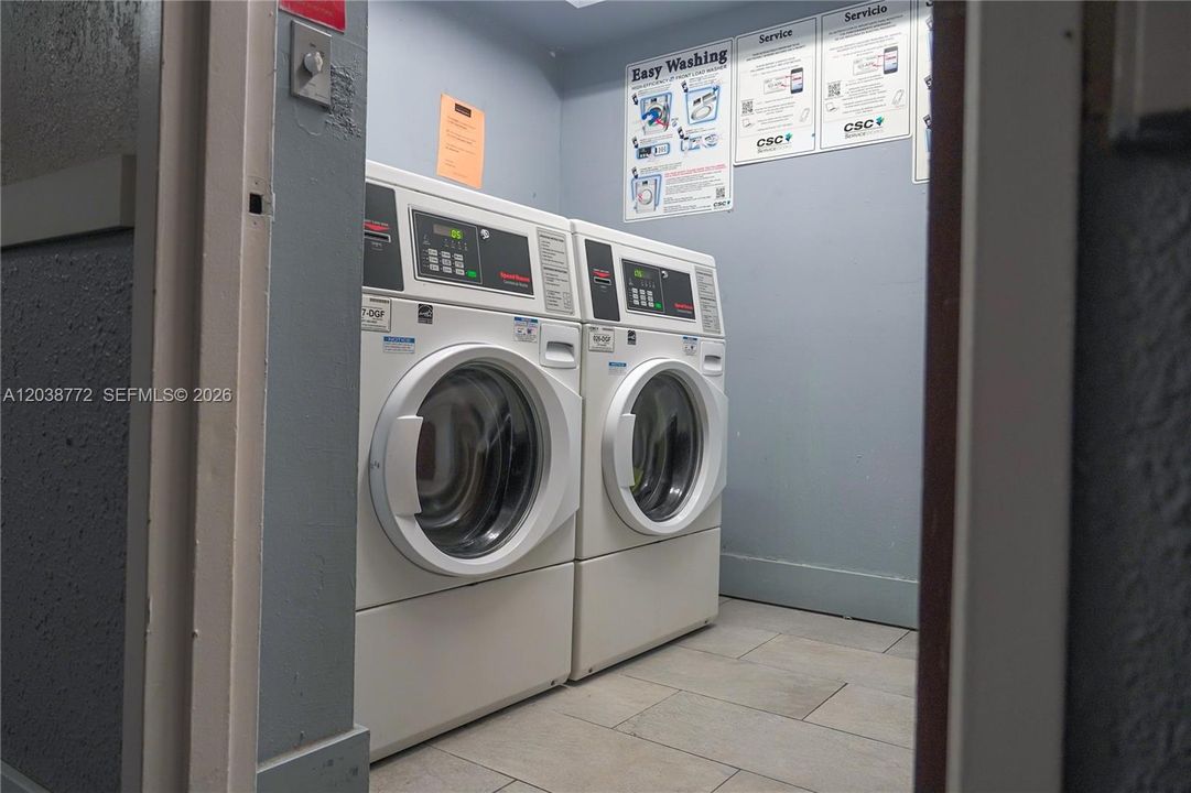 For Sale: $140,000 (1 beds, 1 baths, 826 Square Feet)