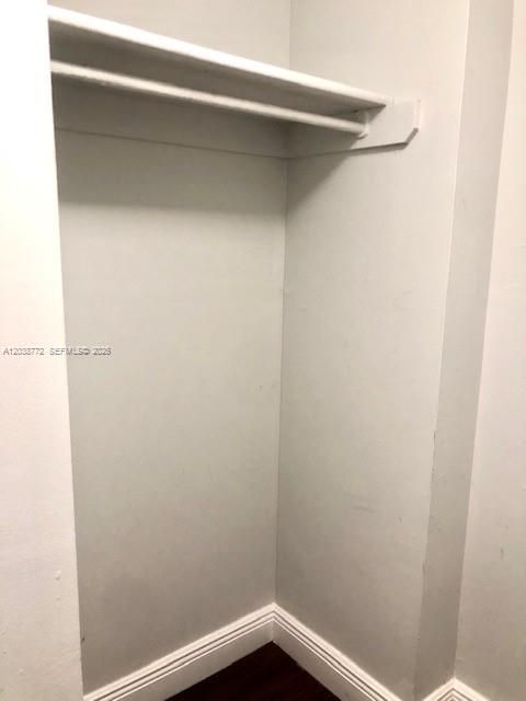 For Sale: $140,000 (1 beds, 1 baths, 826 Square Feet)