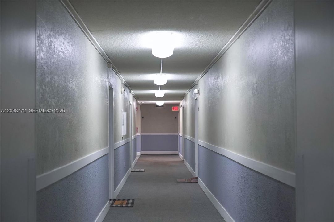 For Sale: $140,000 (1 beds, 1 baths, 826 Square Feet)