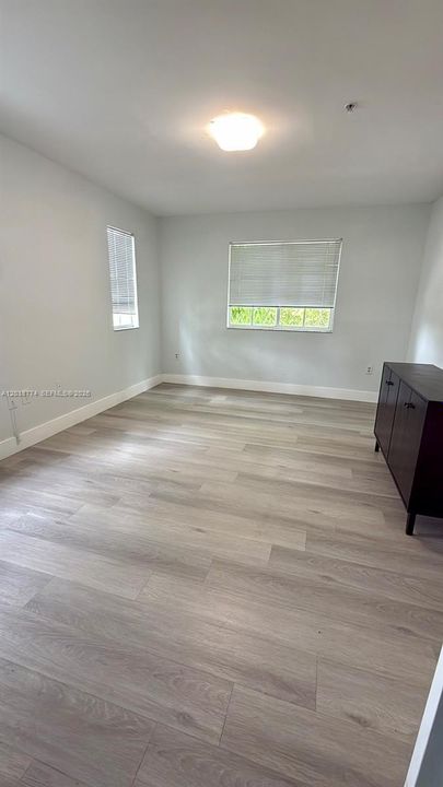 В аренду: $2,490 (2 спален, 2 ванн, 1065 Квадратных фут)
