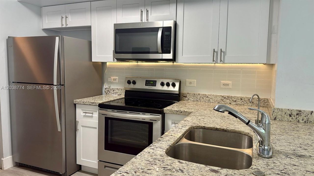 В аренду: $2,490 (2 спален, 2 ванн, 1065 Квадратных фут)