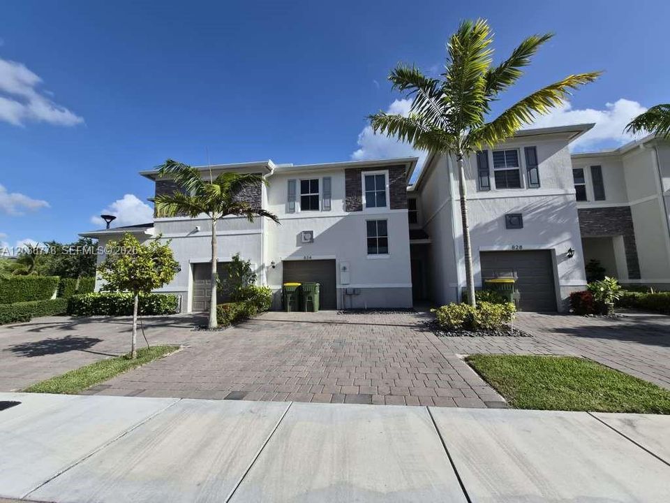 For Sale: $350,000 (3 beds, 2 baths, 1628 Square Feet)