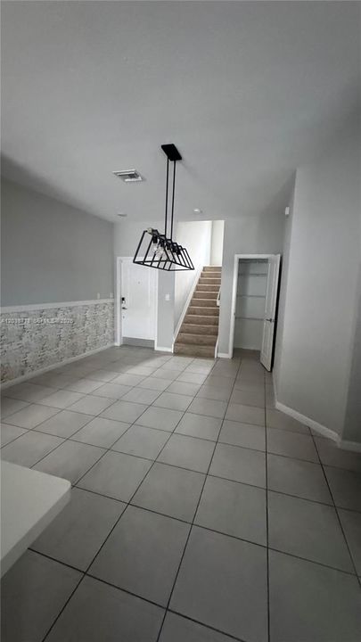 For Sale: $350,000 (3 beds, 2 baths, 1628 Square Feet)