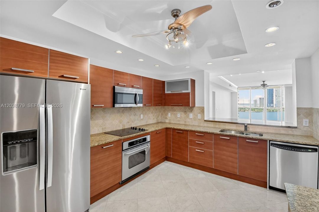 For Sale: $689,000 (3 beds, 3 baths, 1720 Square Feet)