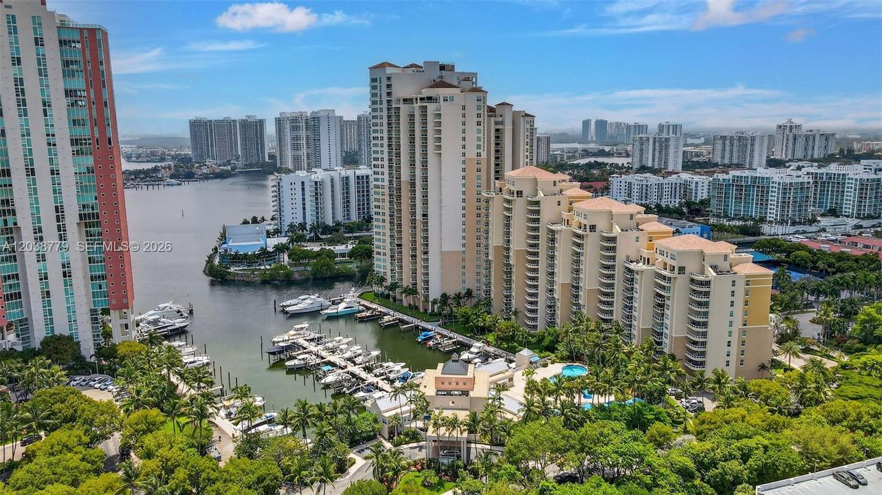 For Sale: $689,000 (3 beds, 3 baths, 1720 Square Feet)