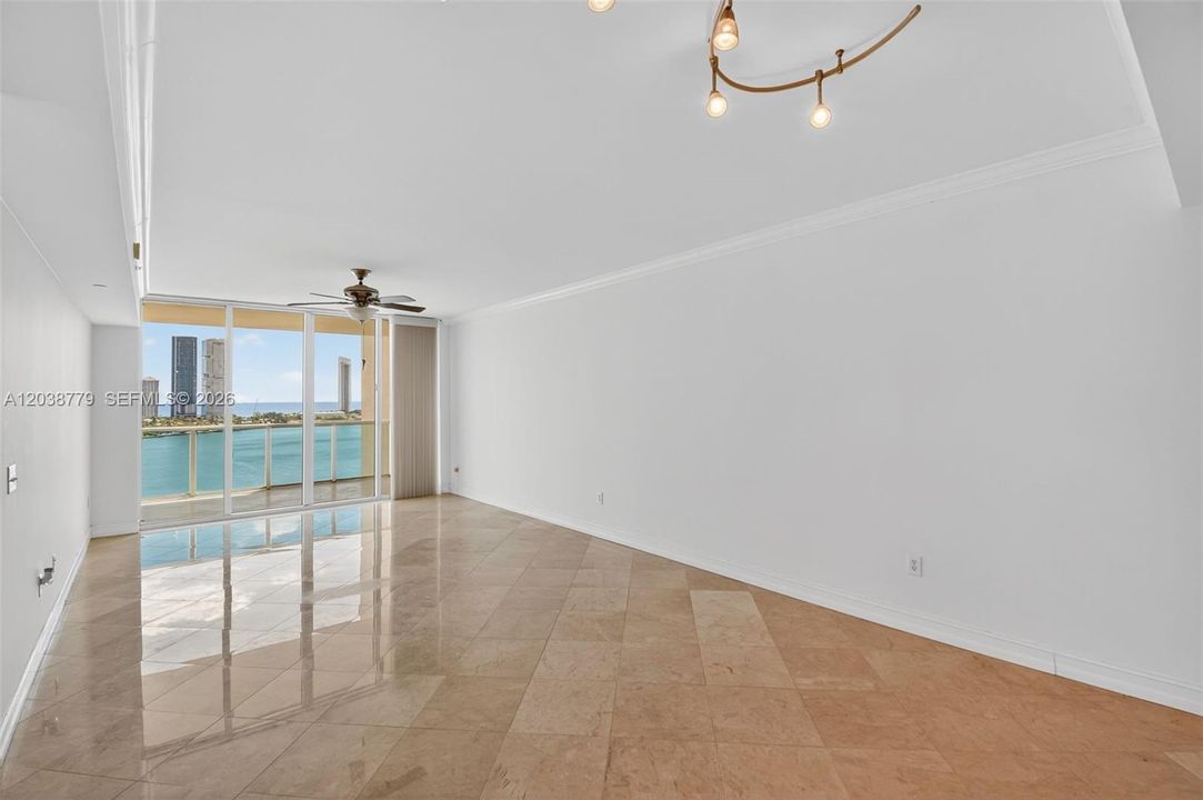 For Sale: $689,000 (3 beds, 3 baths, 1720 Square Feet)
