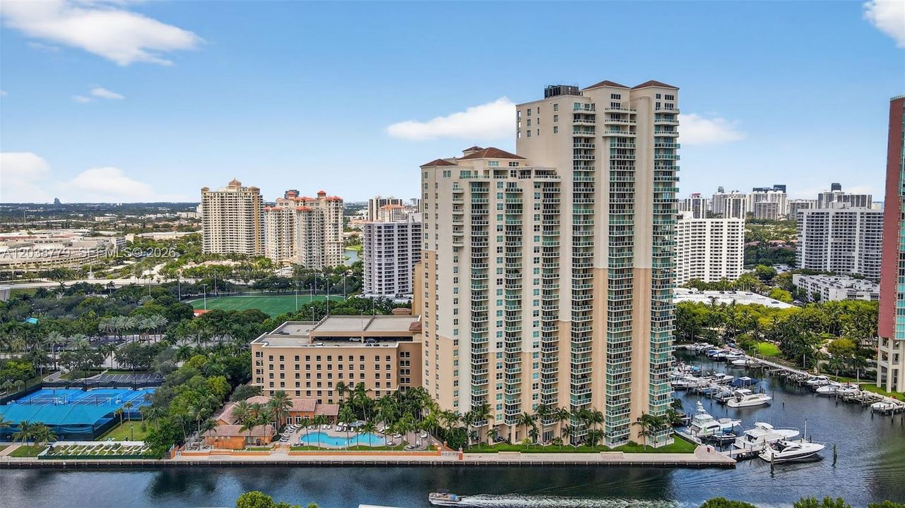 For Sale: $689,000 (3 beds, 3 baths, 1720 Square Feet)