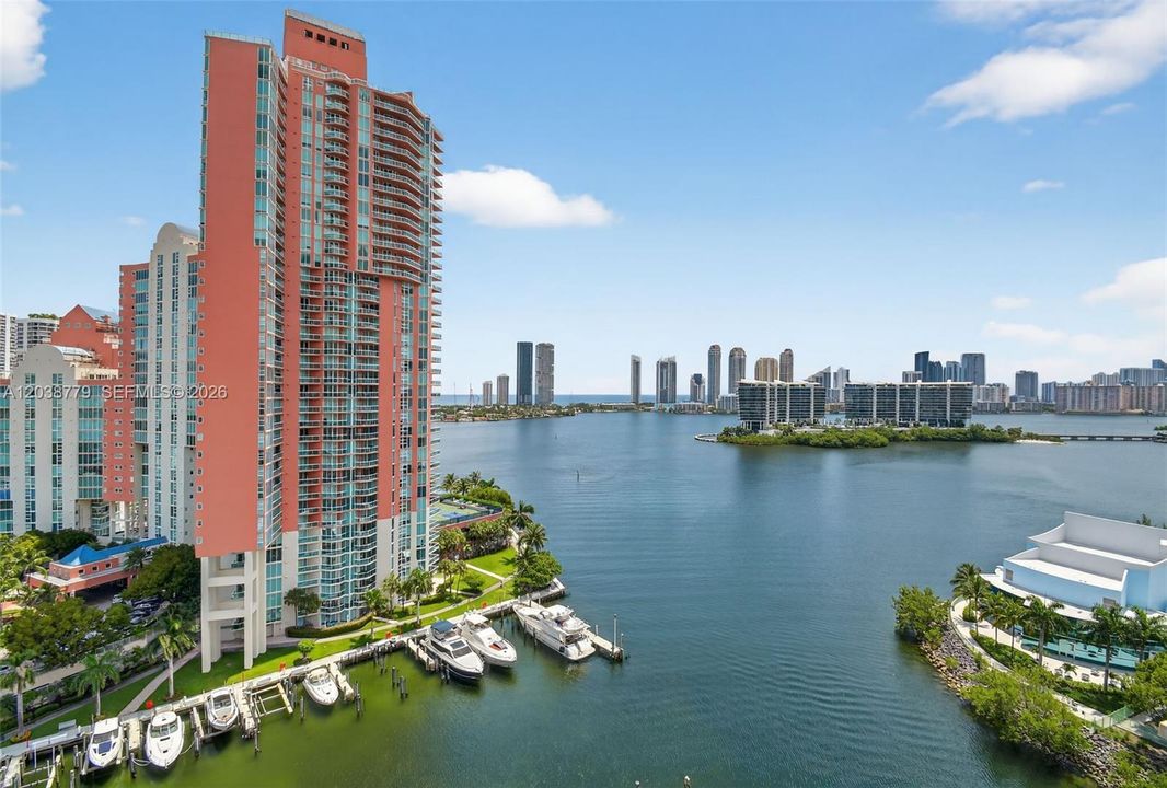 For Sale: $689,000 (3 beds, 3 baths, 1720 Square Feet)