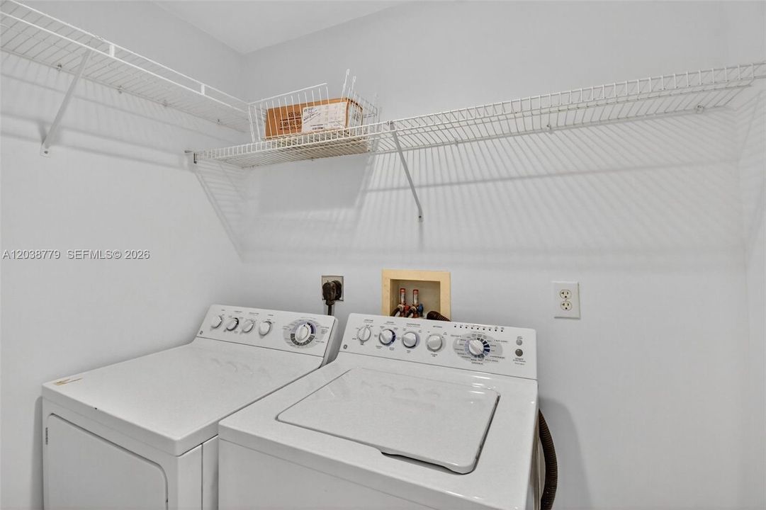 For Sale: $689,000 (3 beds, 3 baths, 1720 Square Feet)