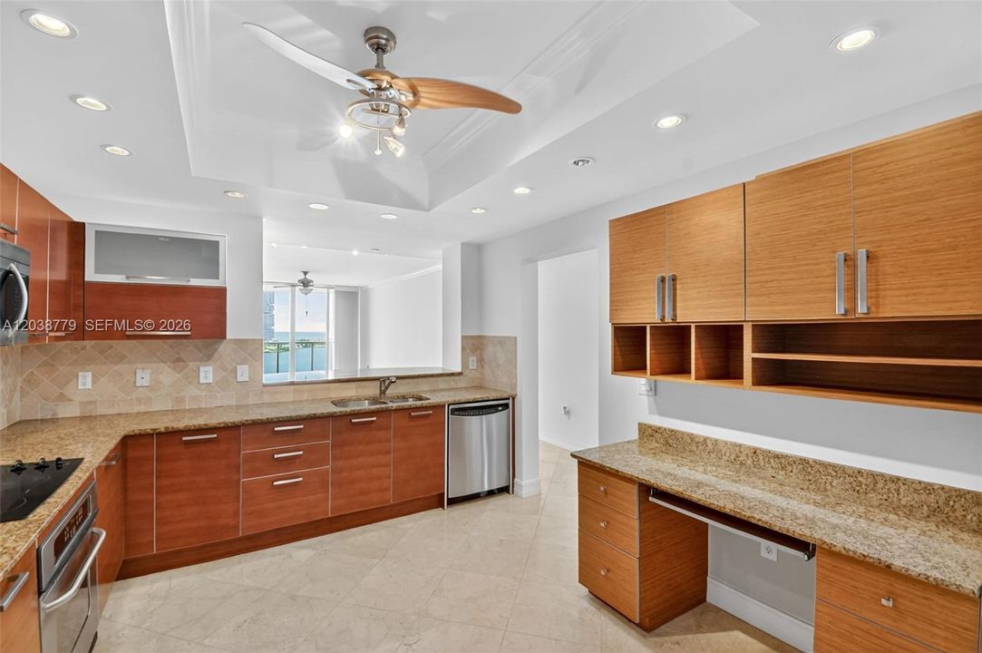 For Sale: $689,000 (3 beds, 3 baths, 1720 Square Feet)