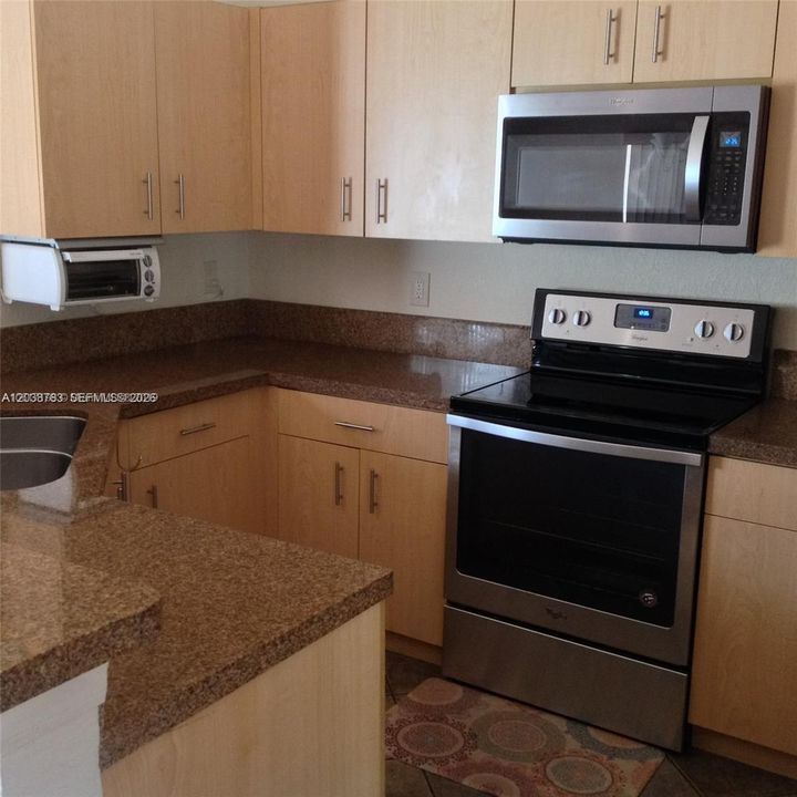 For Rent: $3,980 (3 beds, 2 baths, 1347 Square Feet)
