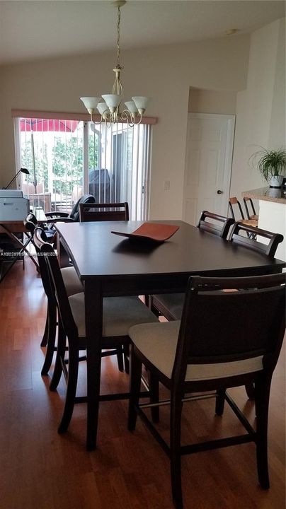 For Rent: $3,980 (3 beds, 2 baths, 1347 Square Feet)