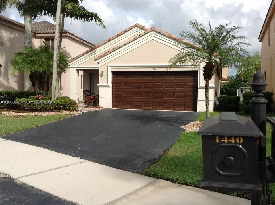 For Rent: $3,980 (3 beds, 2 baths, 1347 Square Feet)