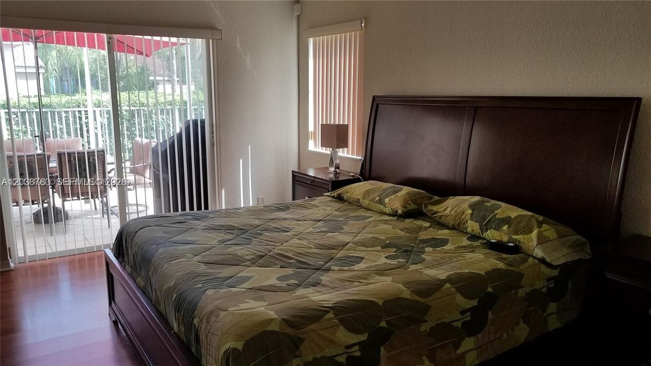 For Rent: $3,980 (3 beds, 2 baths, 1347 Square Feet)