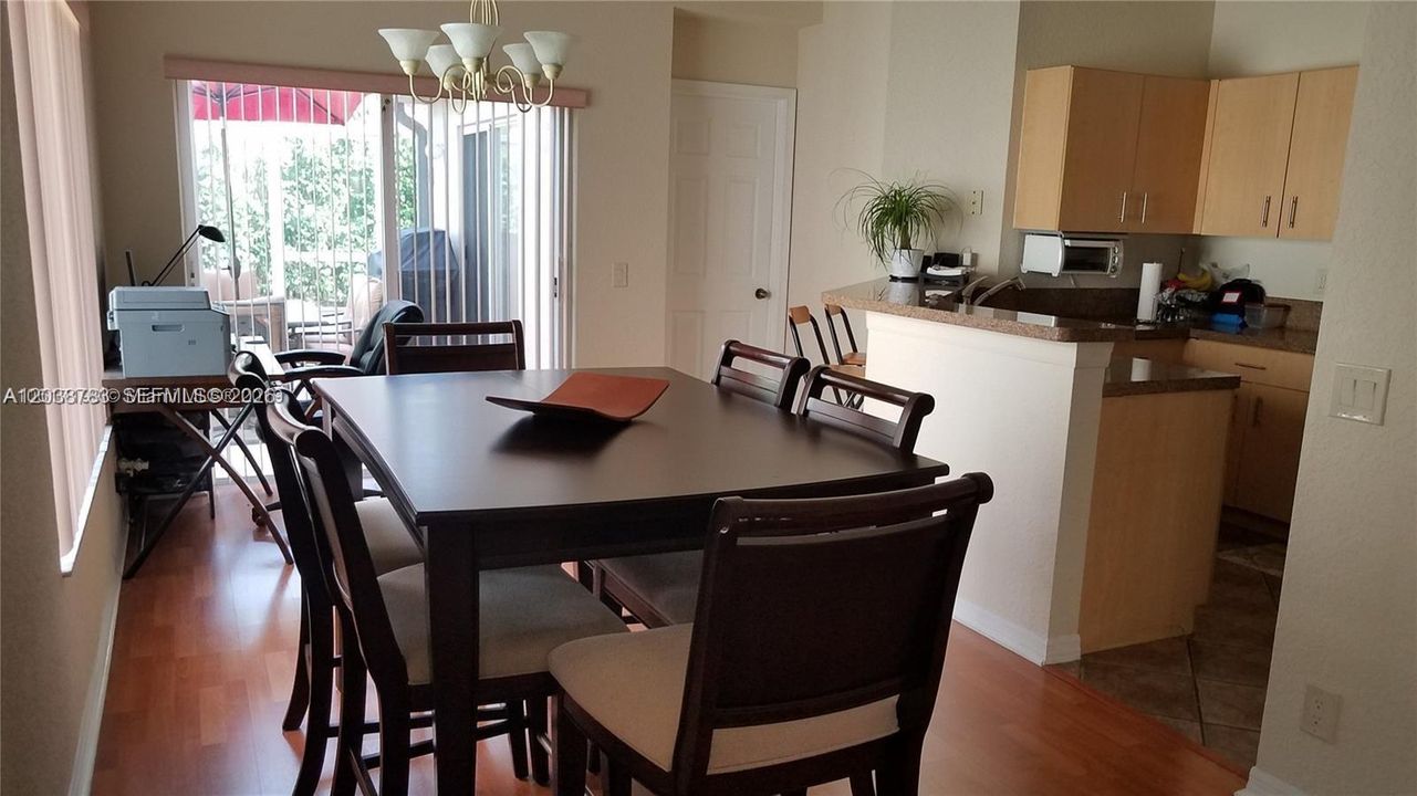 For Rent: $3,980 (3 beds, 2 baths, 1347 Square Feet)