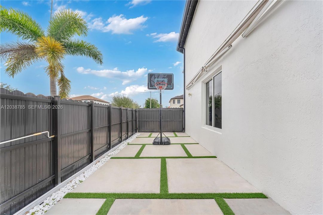 For Sale: $1,099,500 (4 beds, 4 baths, 2650 Square Feet)