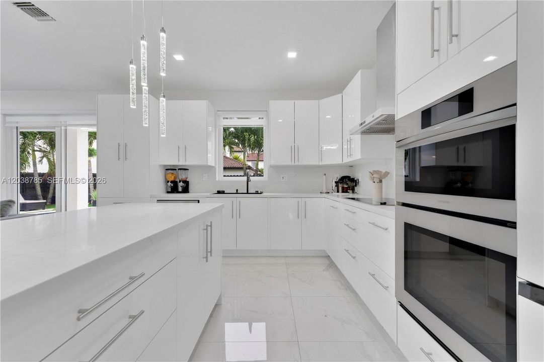 For Sale: $1,099,500 (4 beds, 4 baths, 2650 Square Feet)