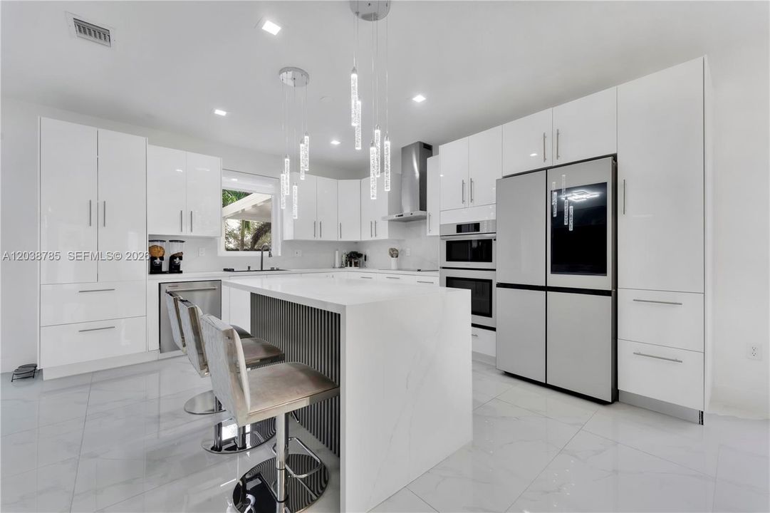 For Sale: $1,099,500 (4 beds, 4 baths, 2650 Square Feet)