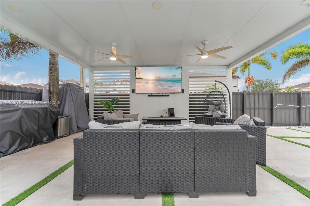 For Sale: $1,099,500 (4 beds, 4 baths, 2650 Square Feet)
